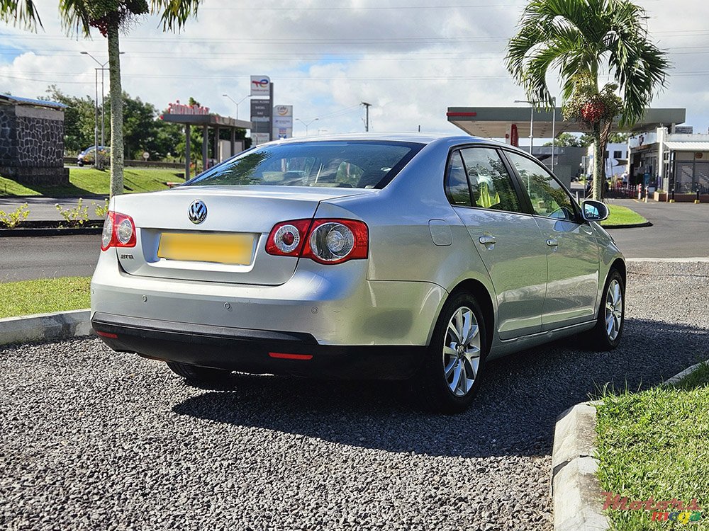 2011' Volkswagen Jetta photo #4