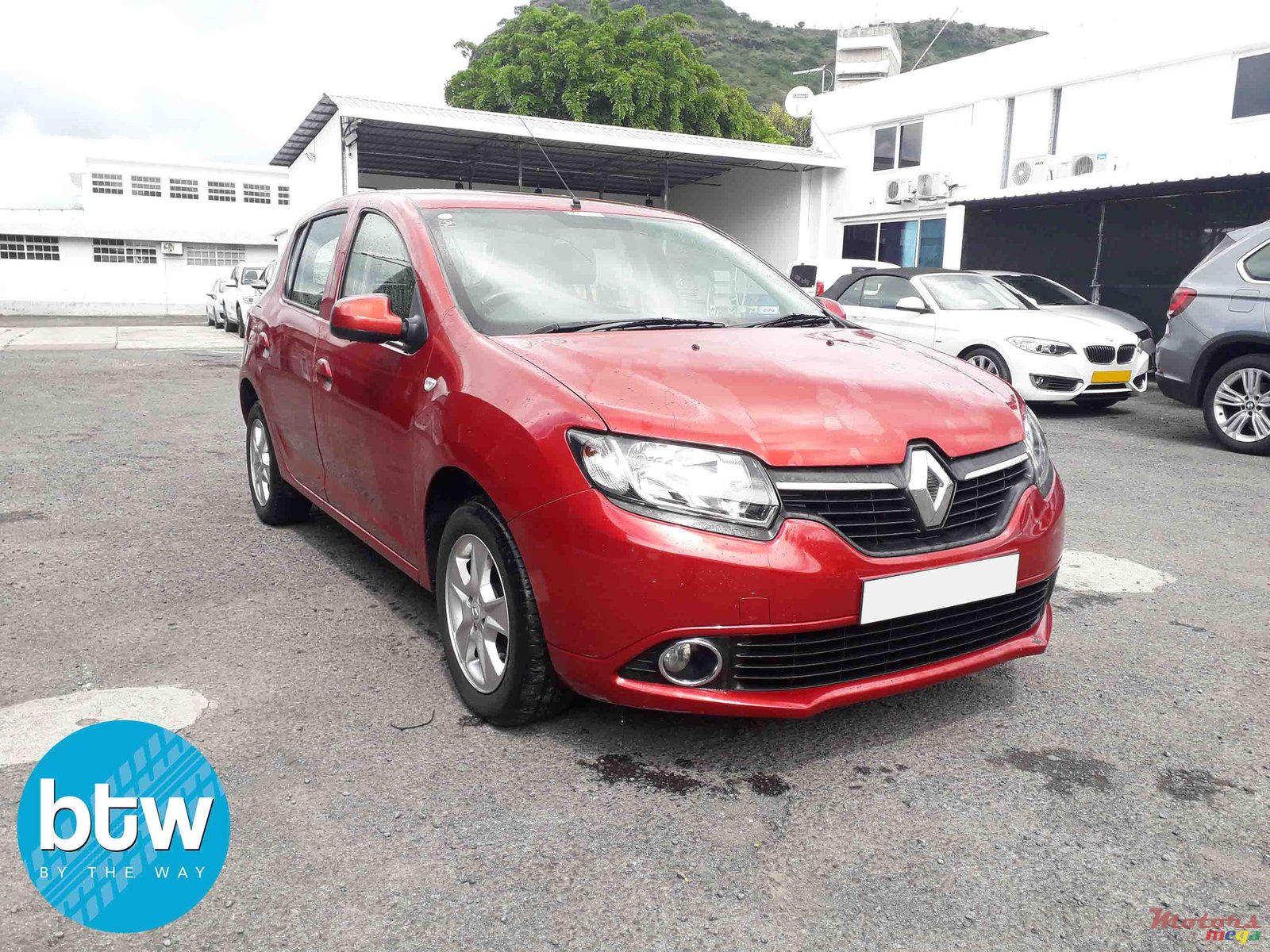 2014' Renault Sandero photo #1