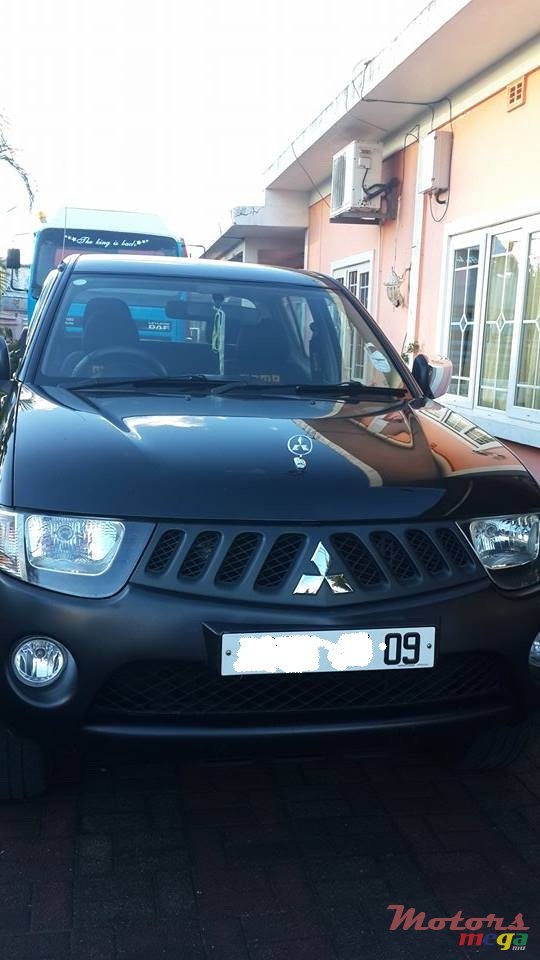 2009' Mitsubishi sportero 4*4 photo #1