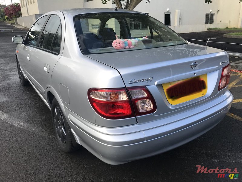 2001' Nissan Sunny photo #2