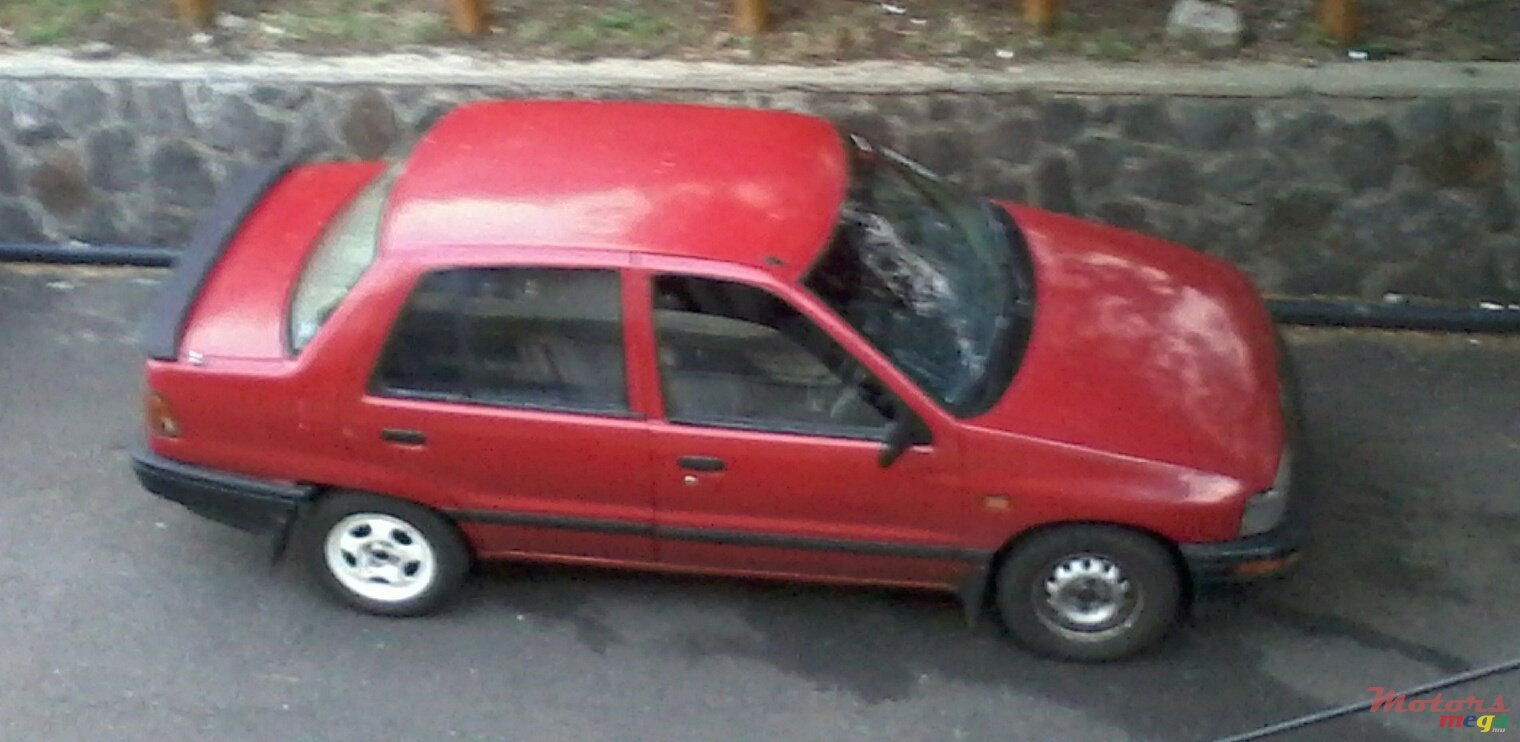 1990' Daihatsu Charade photo #1