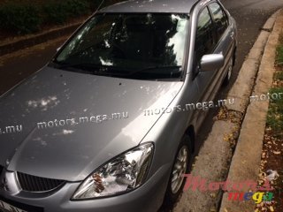 2005' Mitsubishi photo #5