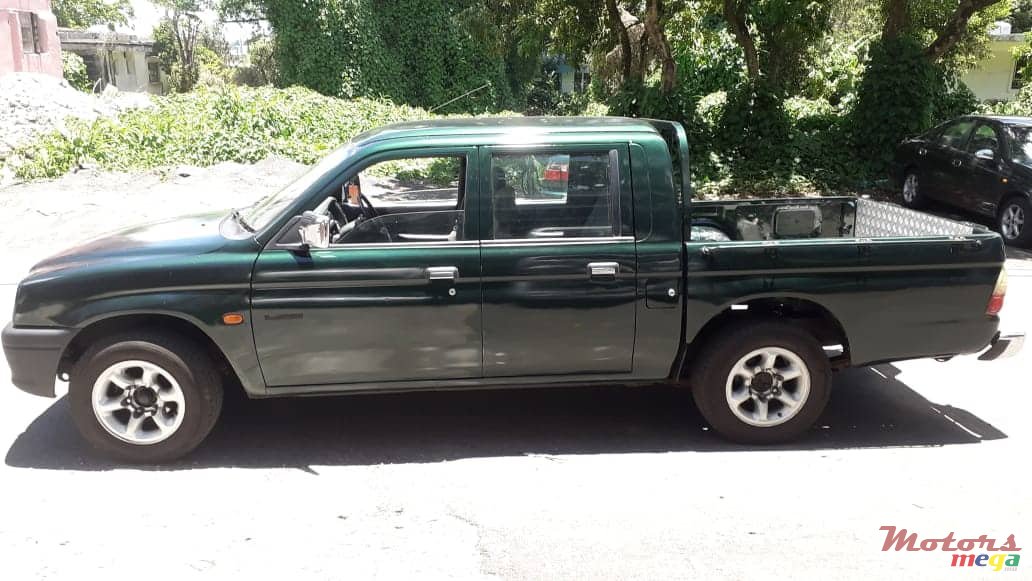 2000' Mitsubishi L 200 photo #2