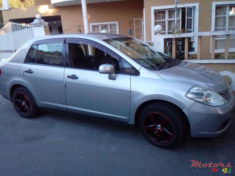 2007' Nissan Tiida photo #2