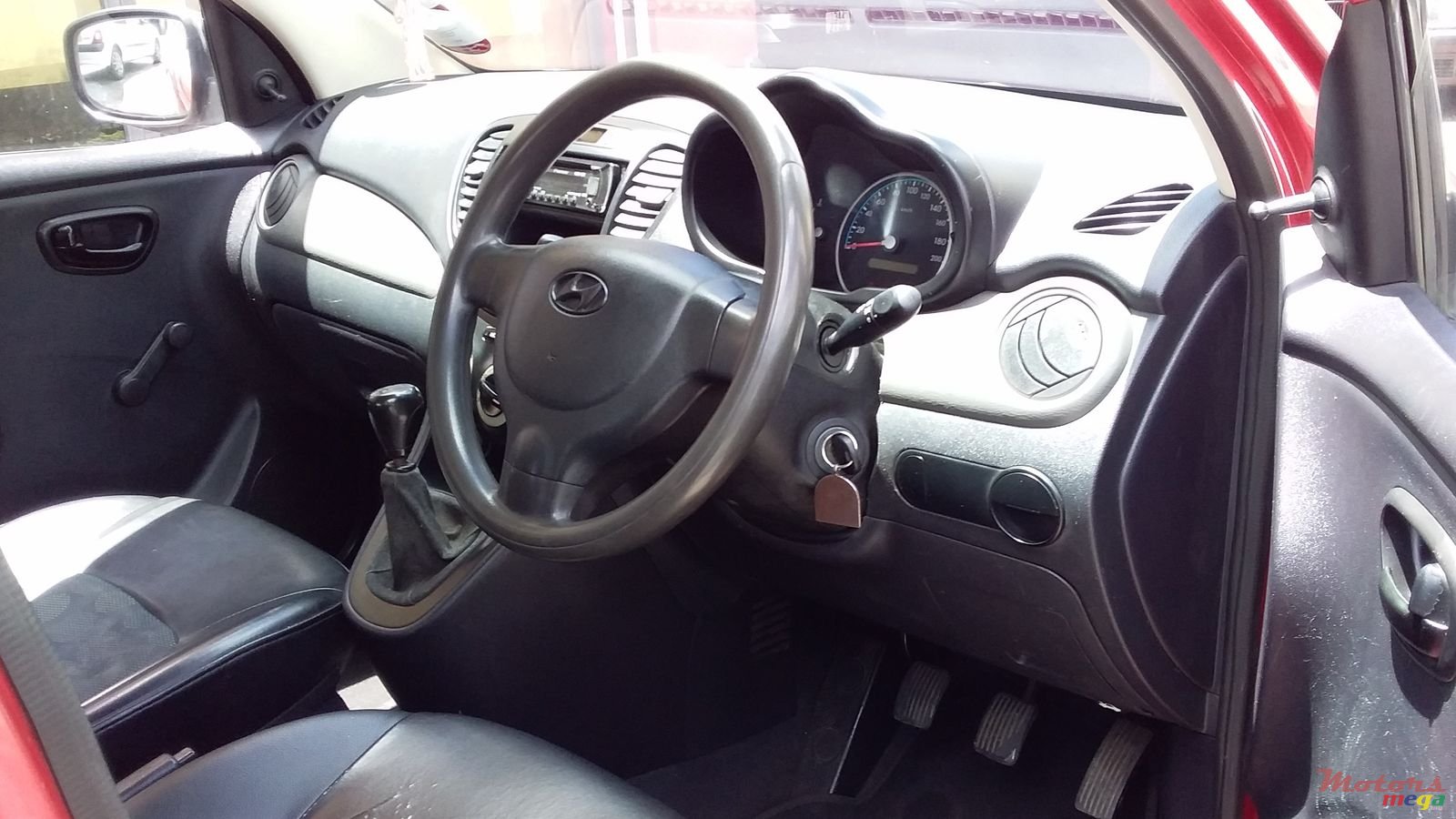 2009' Hyundai i10 photo #3