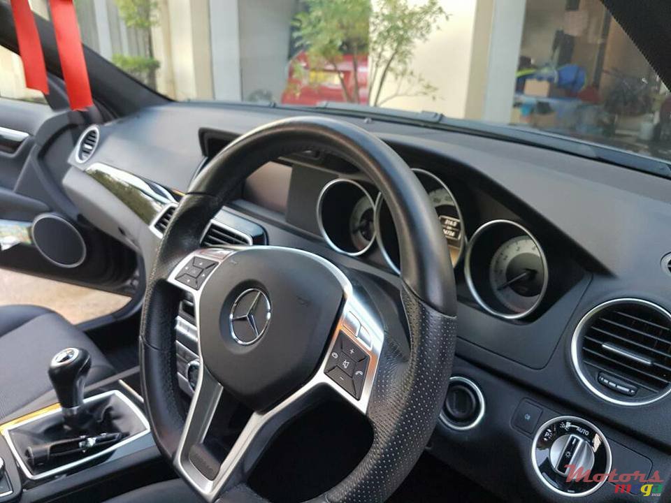 2013' Mercedes-Benz C-Class photo #3