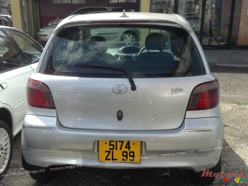 1999' Toyota Vitz photo #3