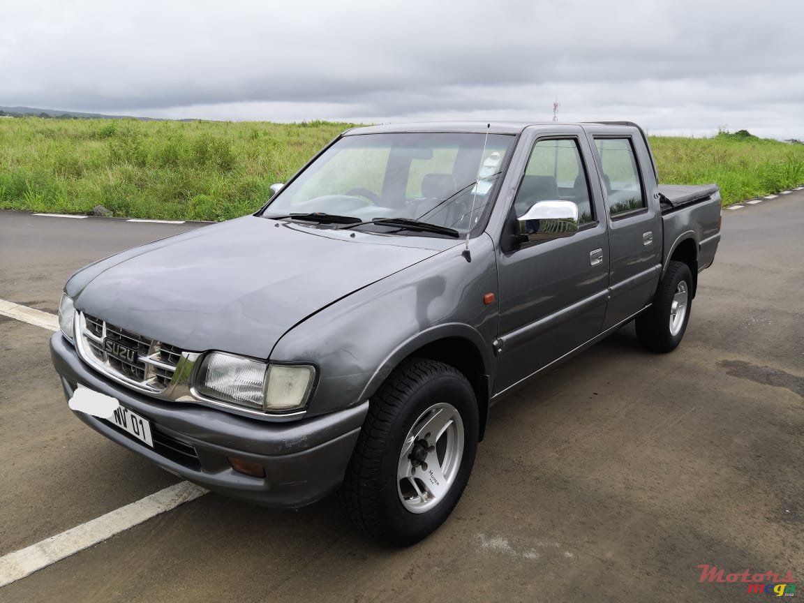 2001' Isuzu Ls Japan photo #1