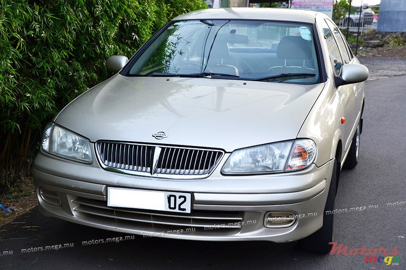 2002' Nissan Sunny photo #1