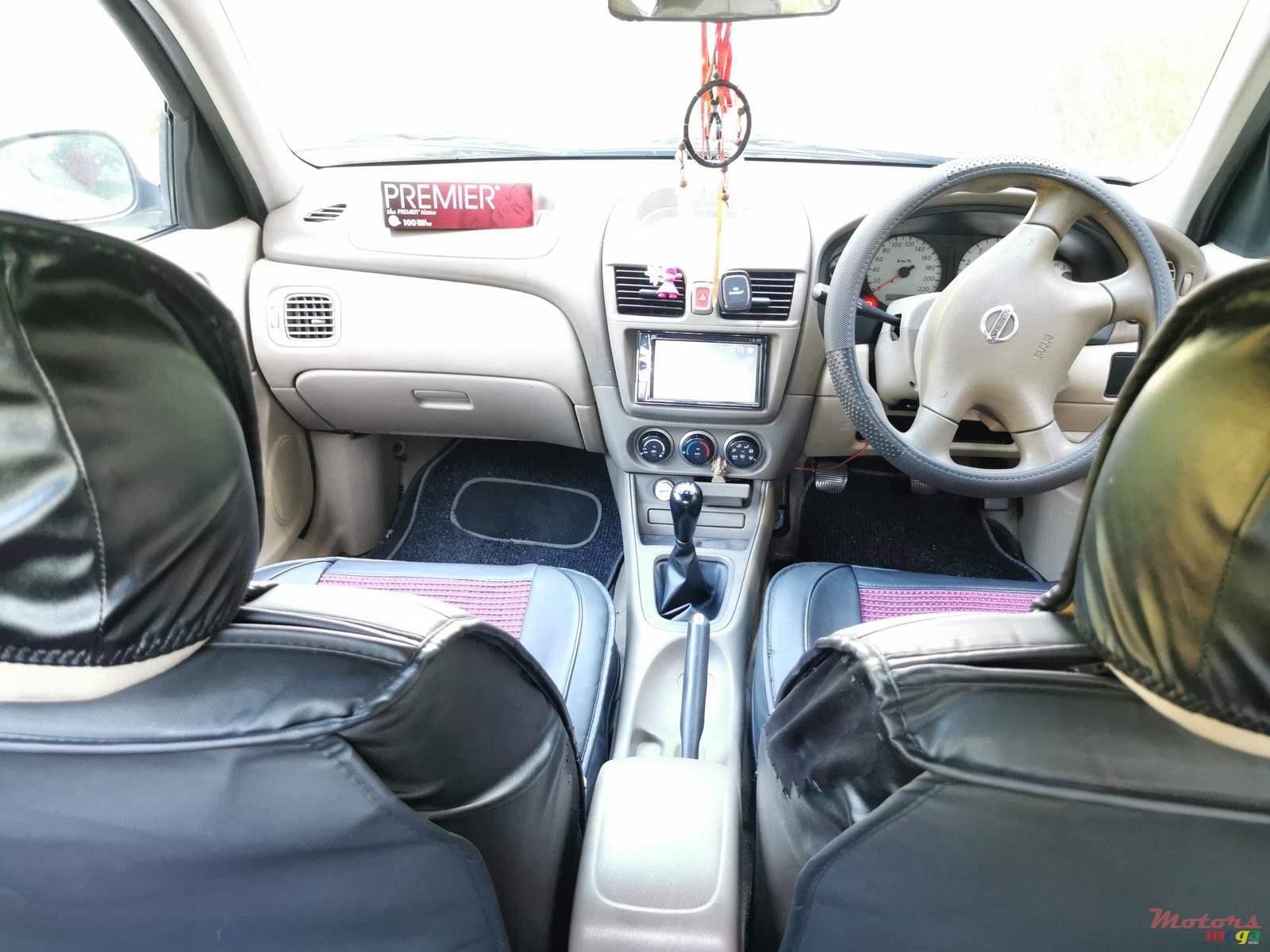 2011' Nissan Sunny photo #4