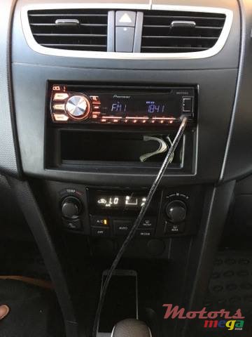 2013' Suzuki Swift photo #6