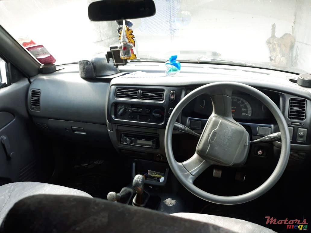 2000' Mitsubishi L 200 photo #3