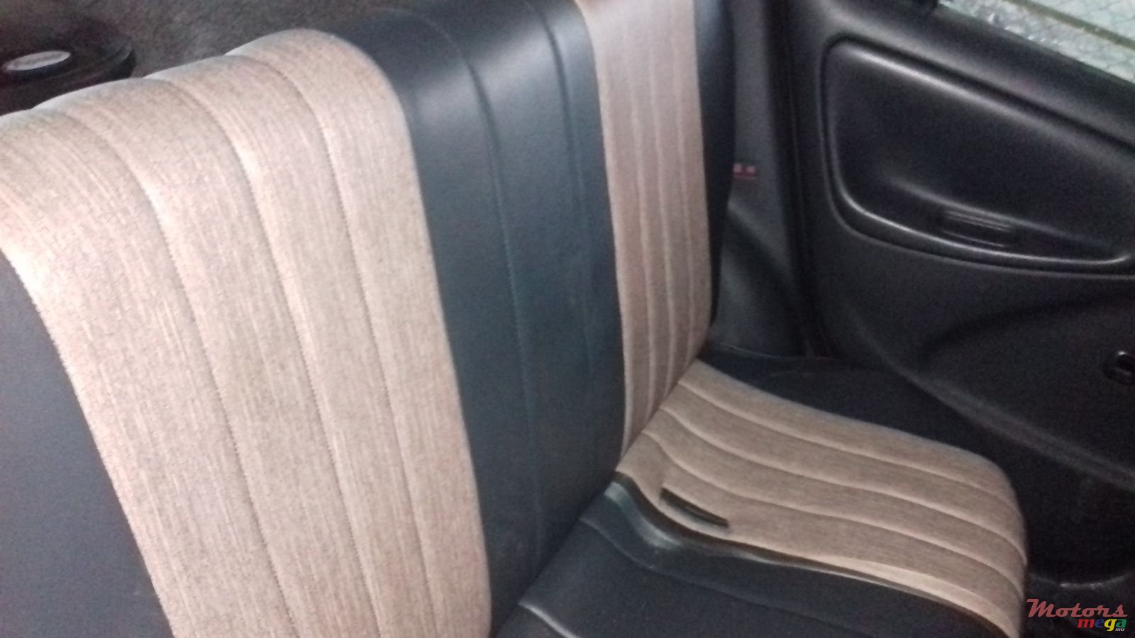 1999' Toyota Vitz photo #3