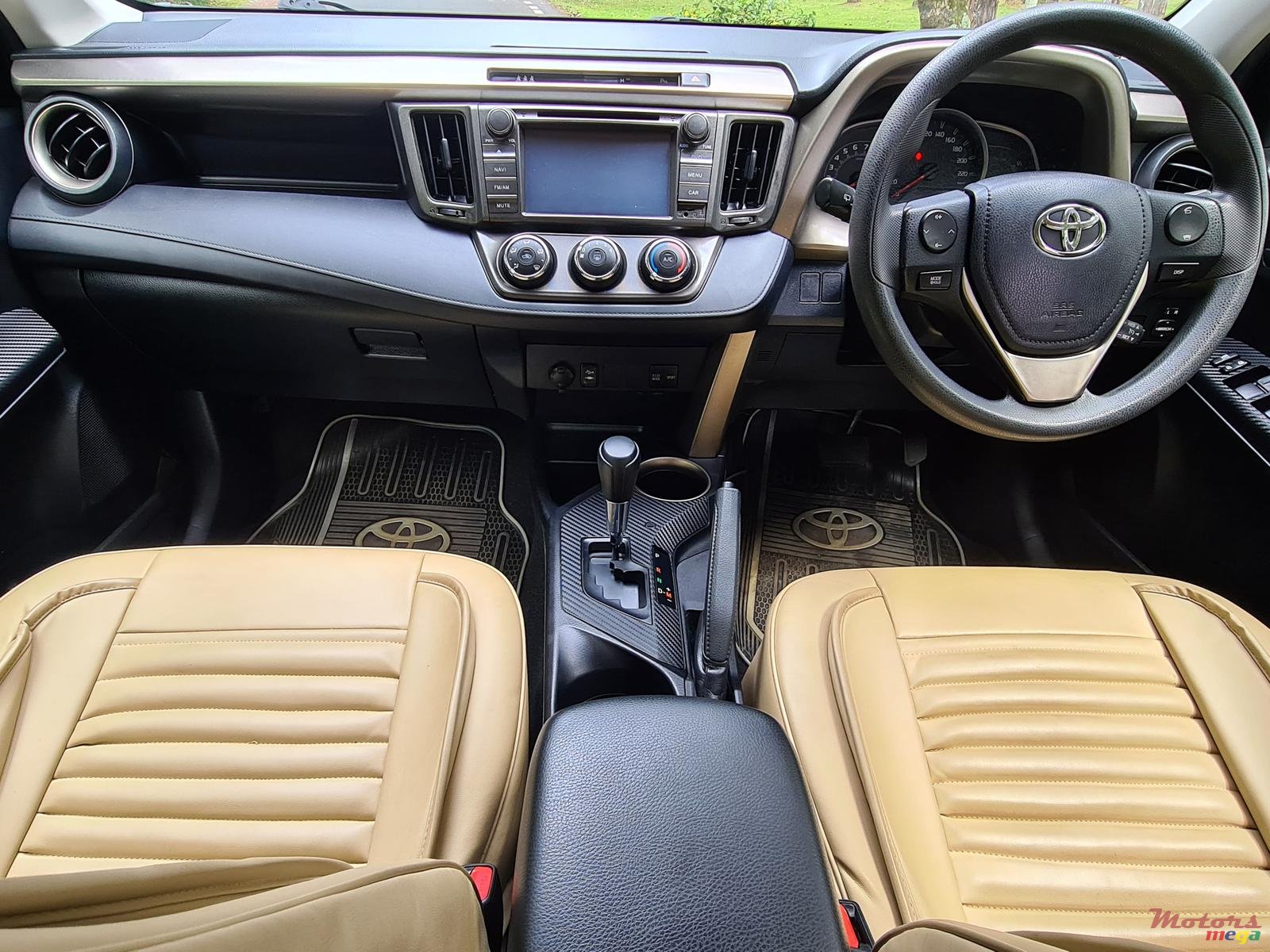 2013' Toyota RAV4 photo #6