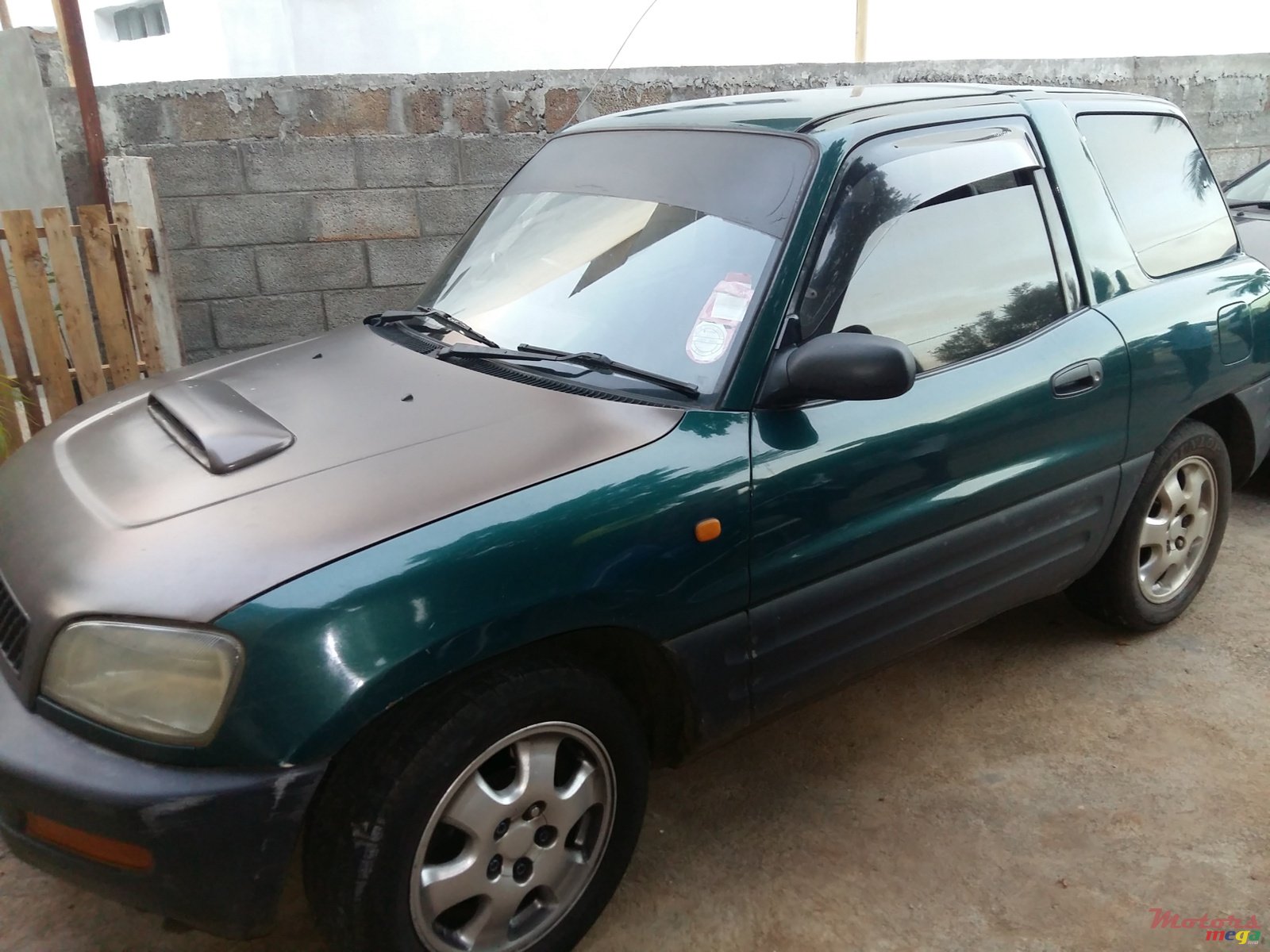 1996' Toyota RAV4 photo #1