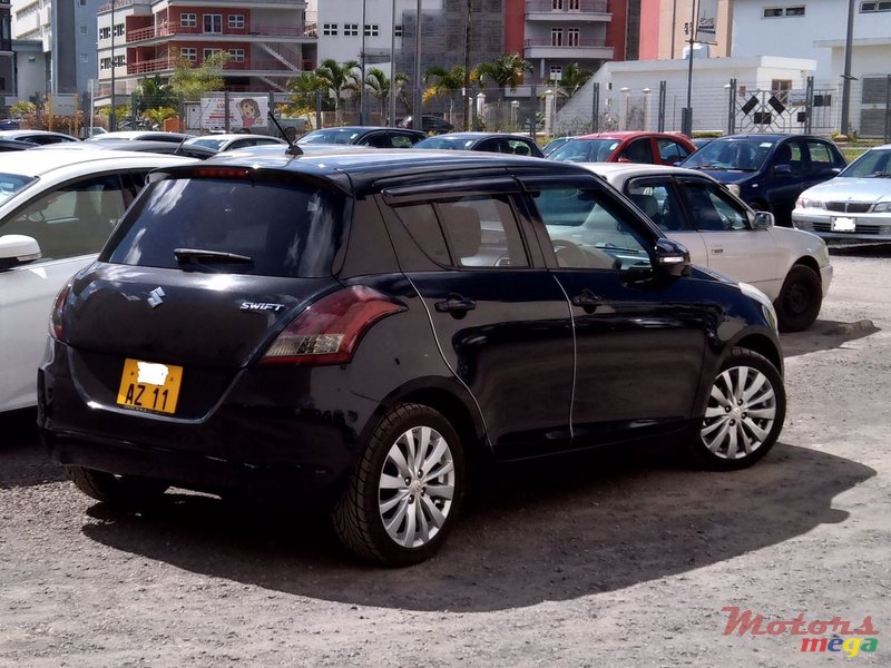 2011' Suzuki Swift photo #1