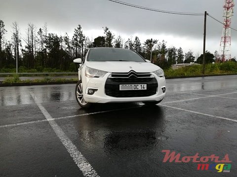 2014' Citroen DS4 1.6VTI photo #2