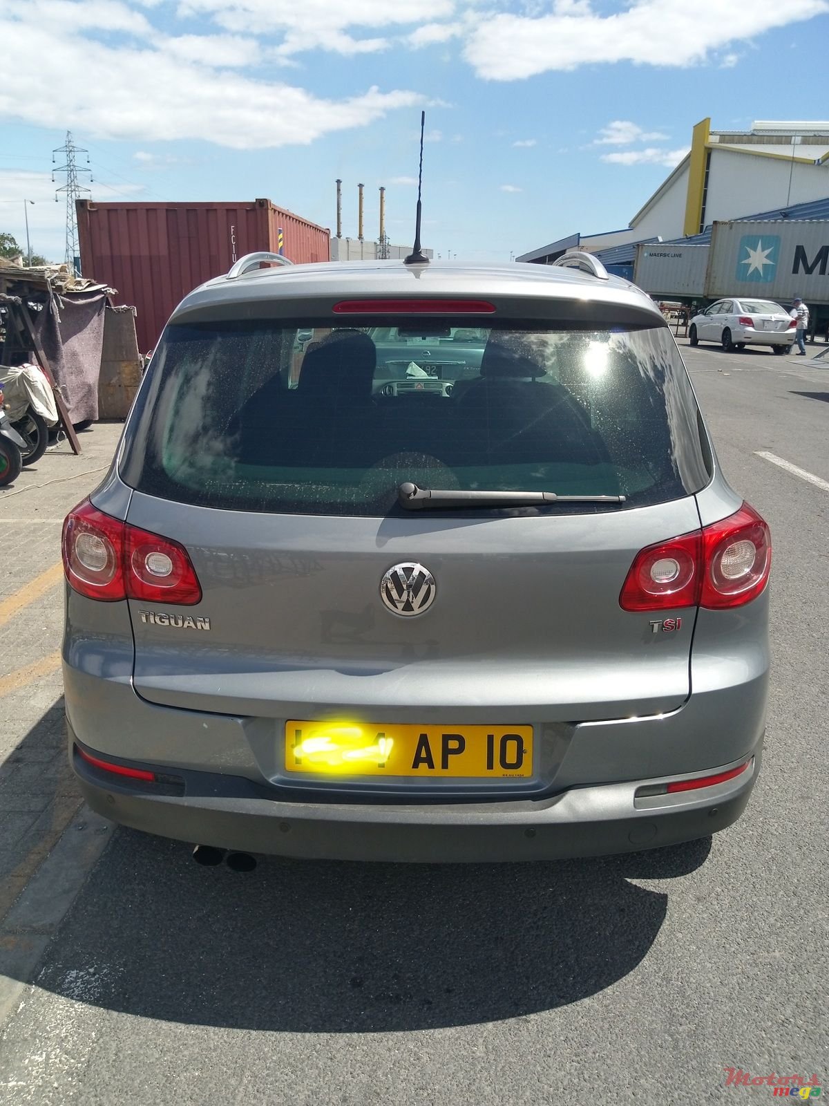 2010' Volkswagen Tiguan photo #1