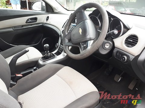 2012' Chevrolet Cruze photo #7