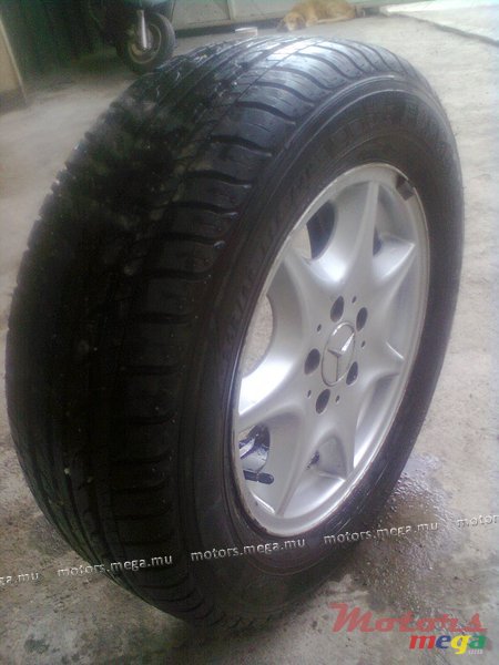 2005' Mercedes-Benz photo #1