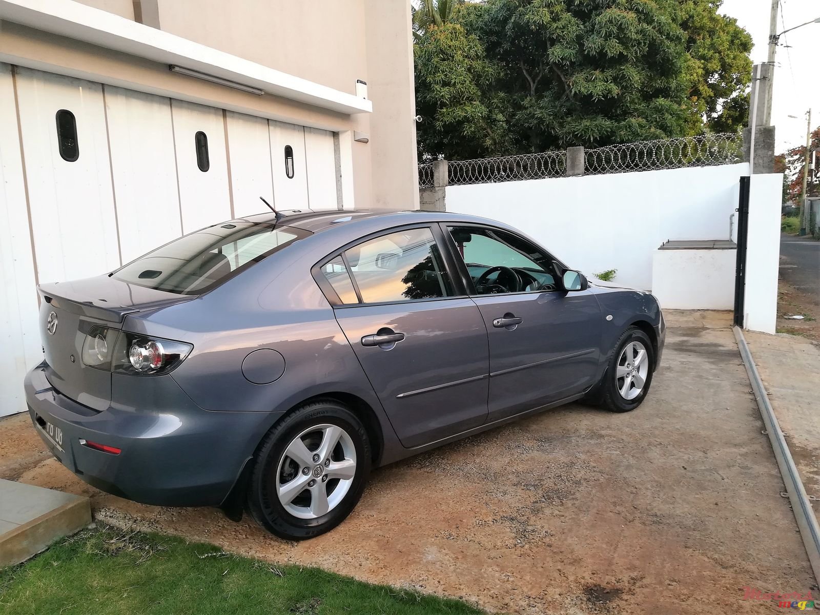 2008' Mazda 3 V Grade photo #2