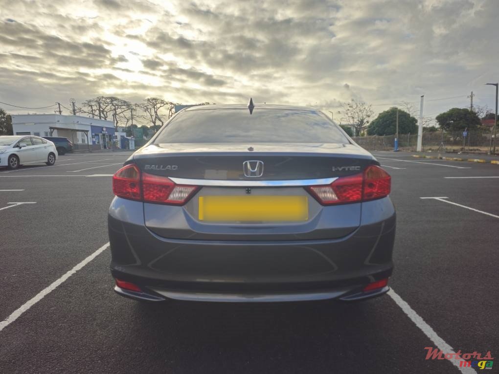 2014' Honda Ballade photo #3