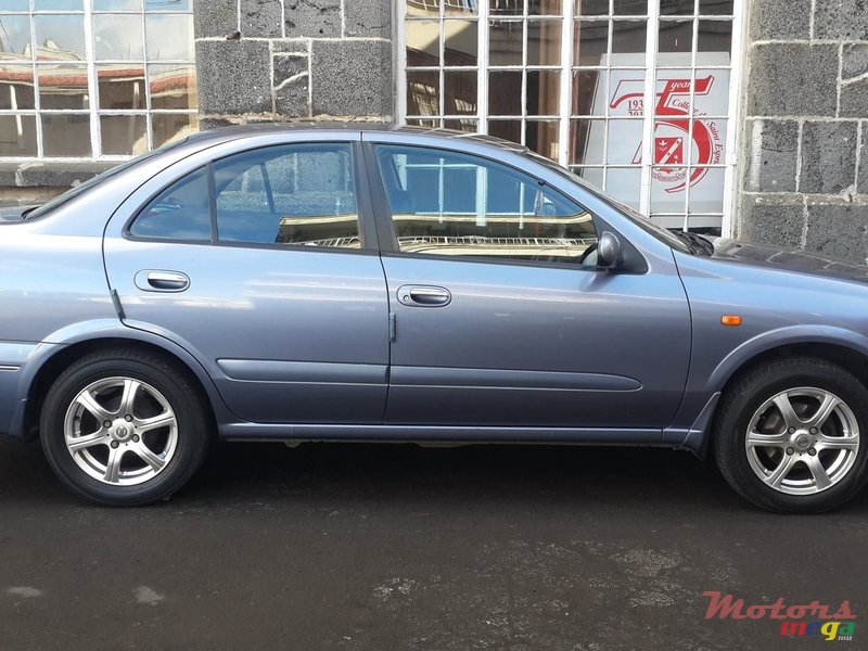 2005' Nissan Sunny photo #1