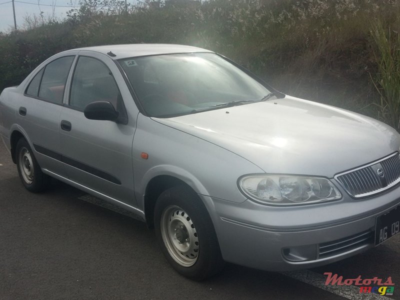 2009' Nissan Sunny photo #1