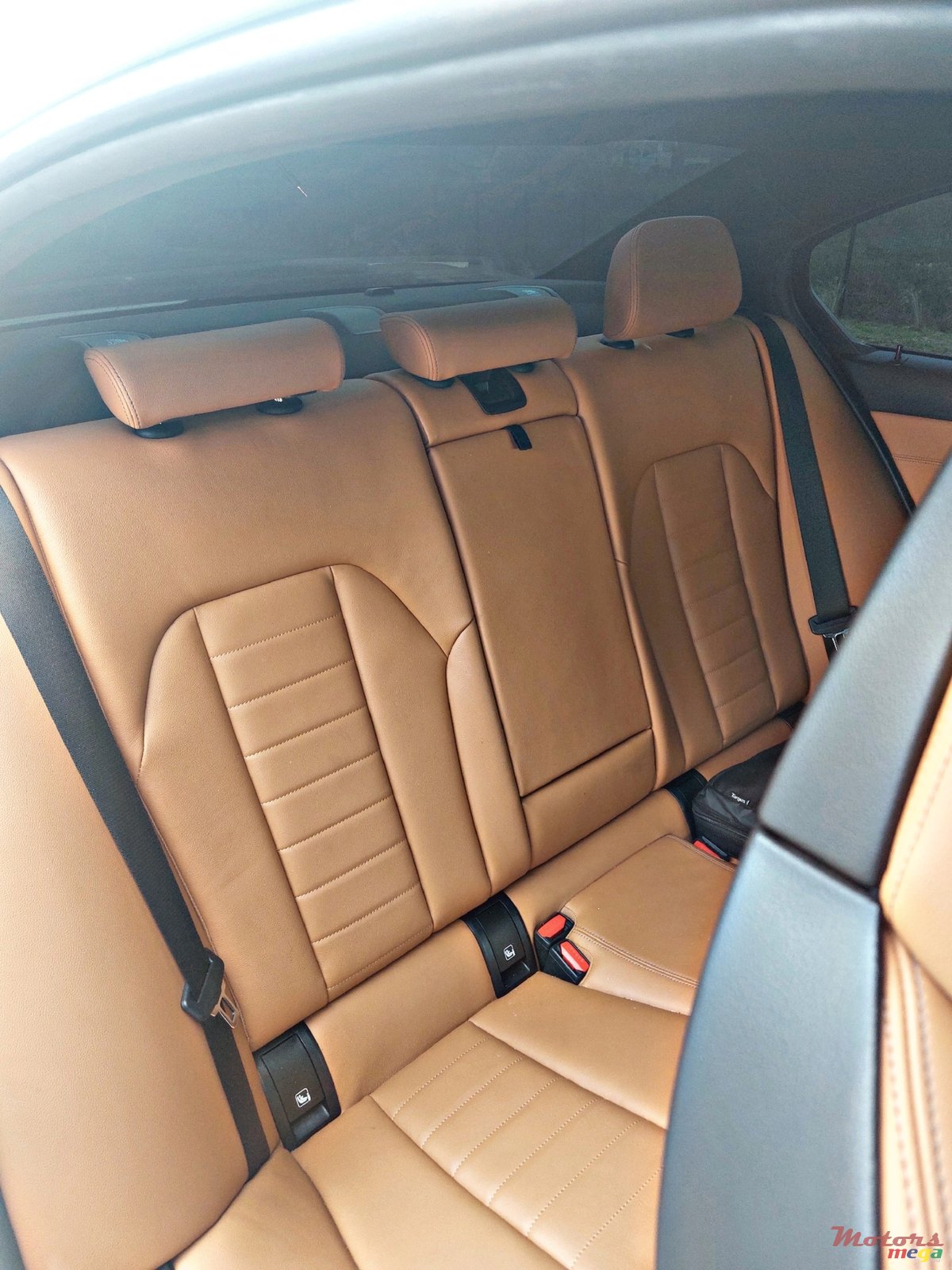 2022' BMW 3 Series Sedan photo #6