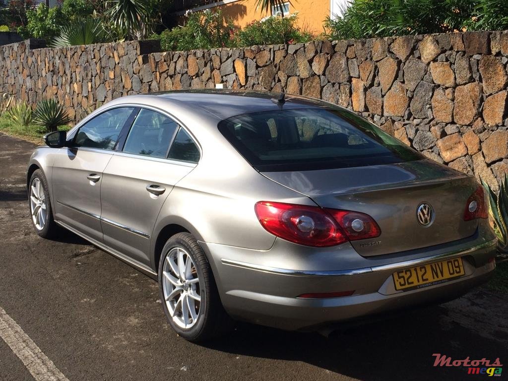 2009' Volkswagen Passat CC photo #1