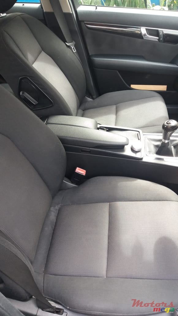 2010' Mercedes-Benz C-Class photo #4