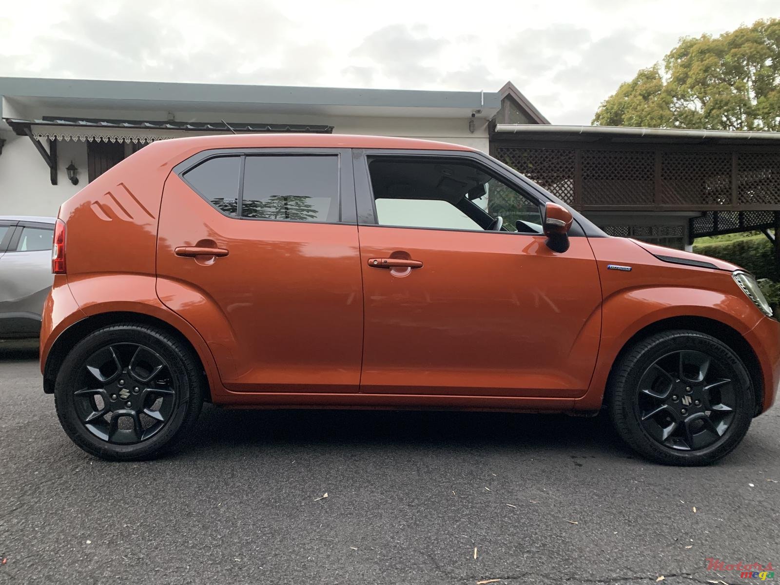 2016' Suzuki Ignis Hybrid photo #2