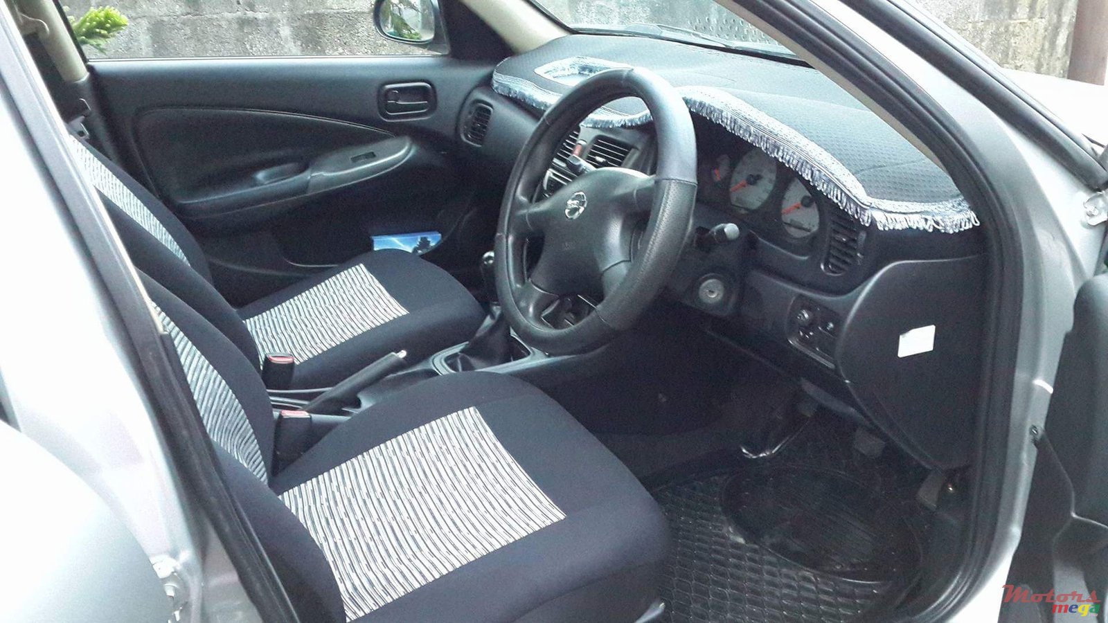 2004' Nissan n17 photo #3