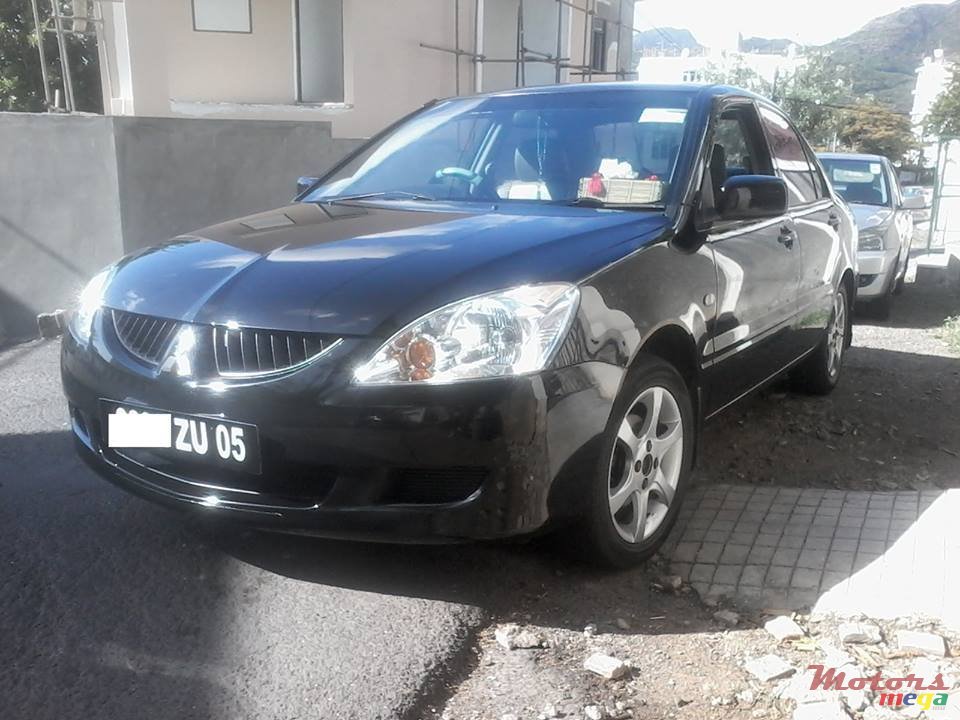 2005' Mitsubishi Lancer photo #1