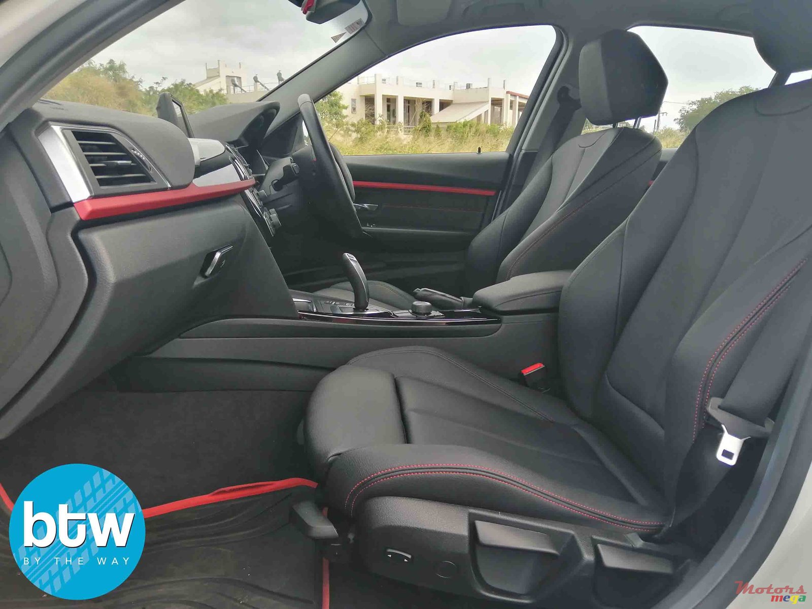 2016' BMW 318 photo #5