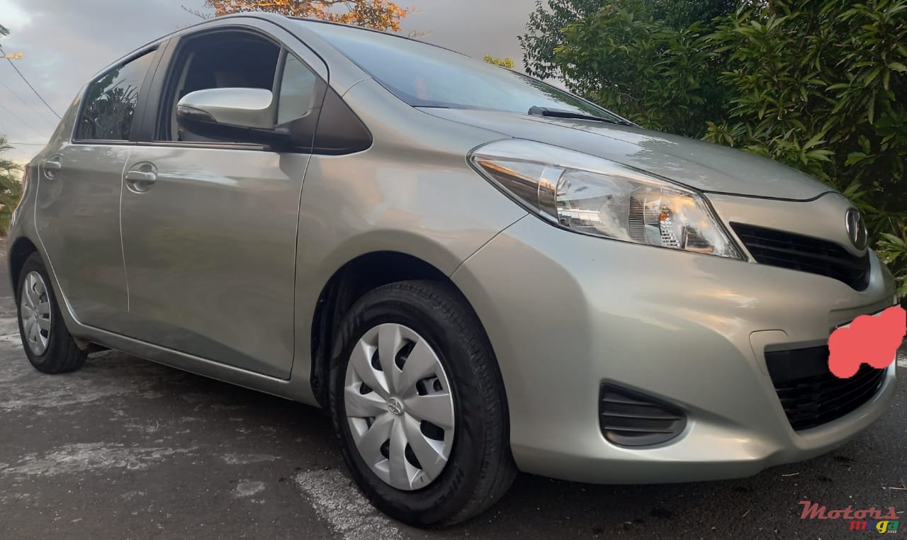 2014' Toyota Vitz photo #1