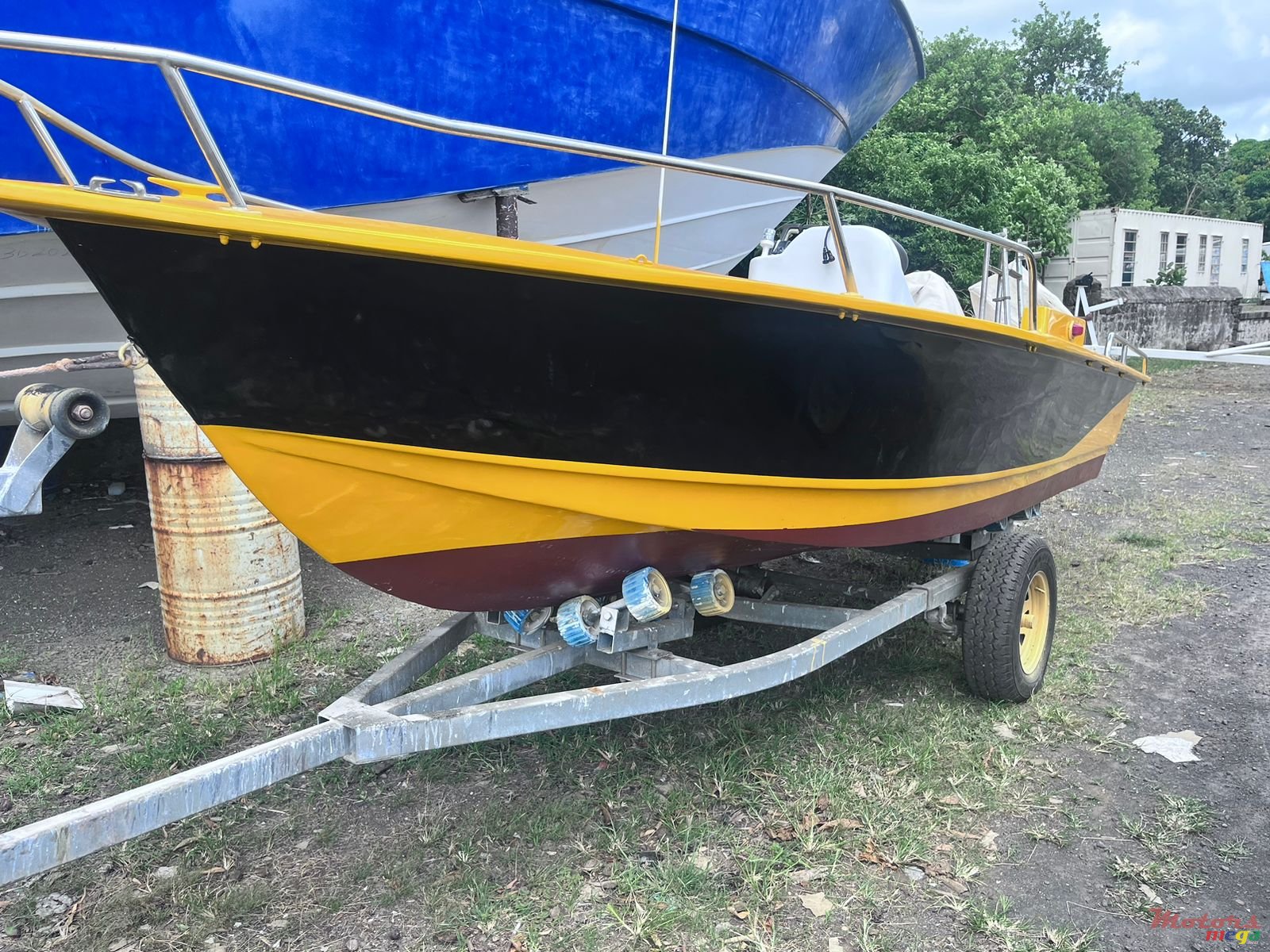 2012' Laguna photo #1