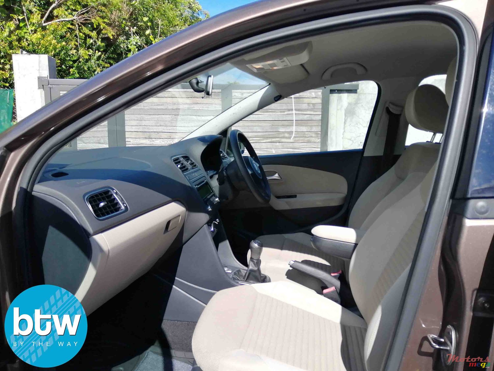 2013' Volkswagen Polo photo #4