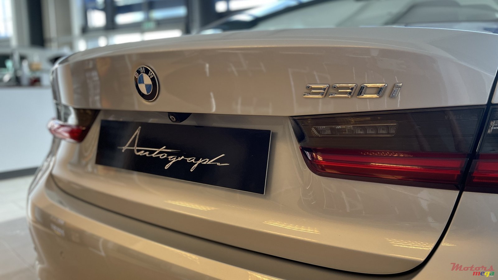 2020' BMW 3 Series photo #7