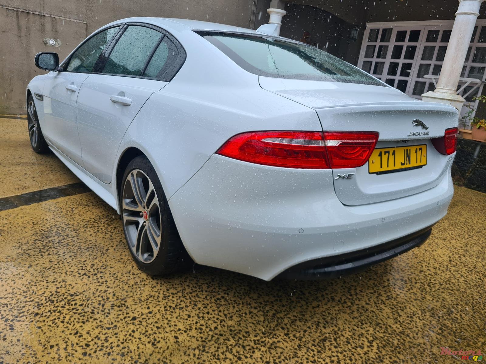 2017' Jaguar XERsportdiesel photo #4