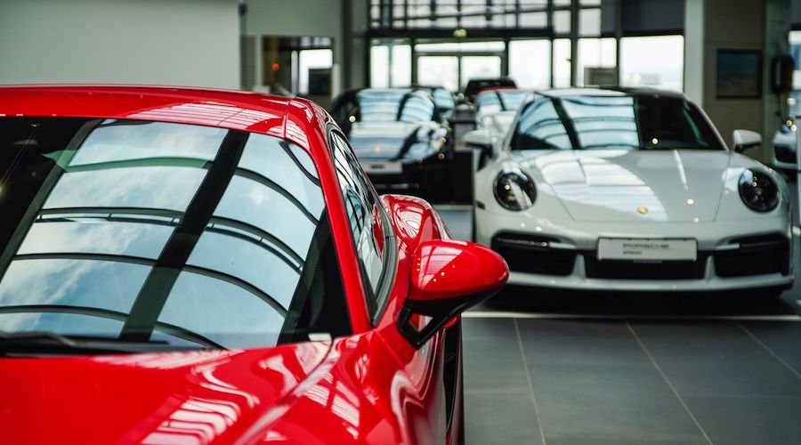 Pourquoi l'entrée en Bourse de Porsche prend autant de temps ?