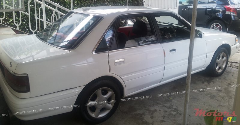 1990' Mazda 626 Sedan photo #1