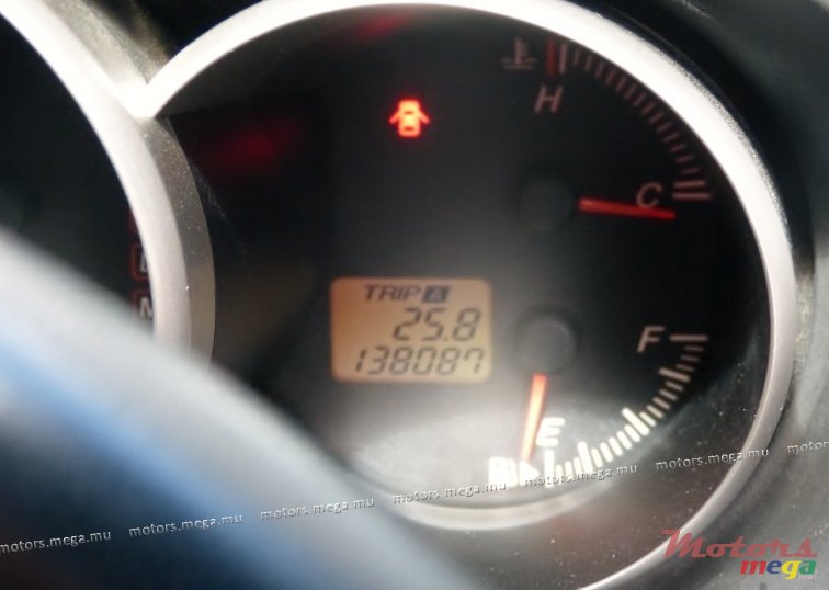 2005' Mazda photo #2