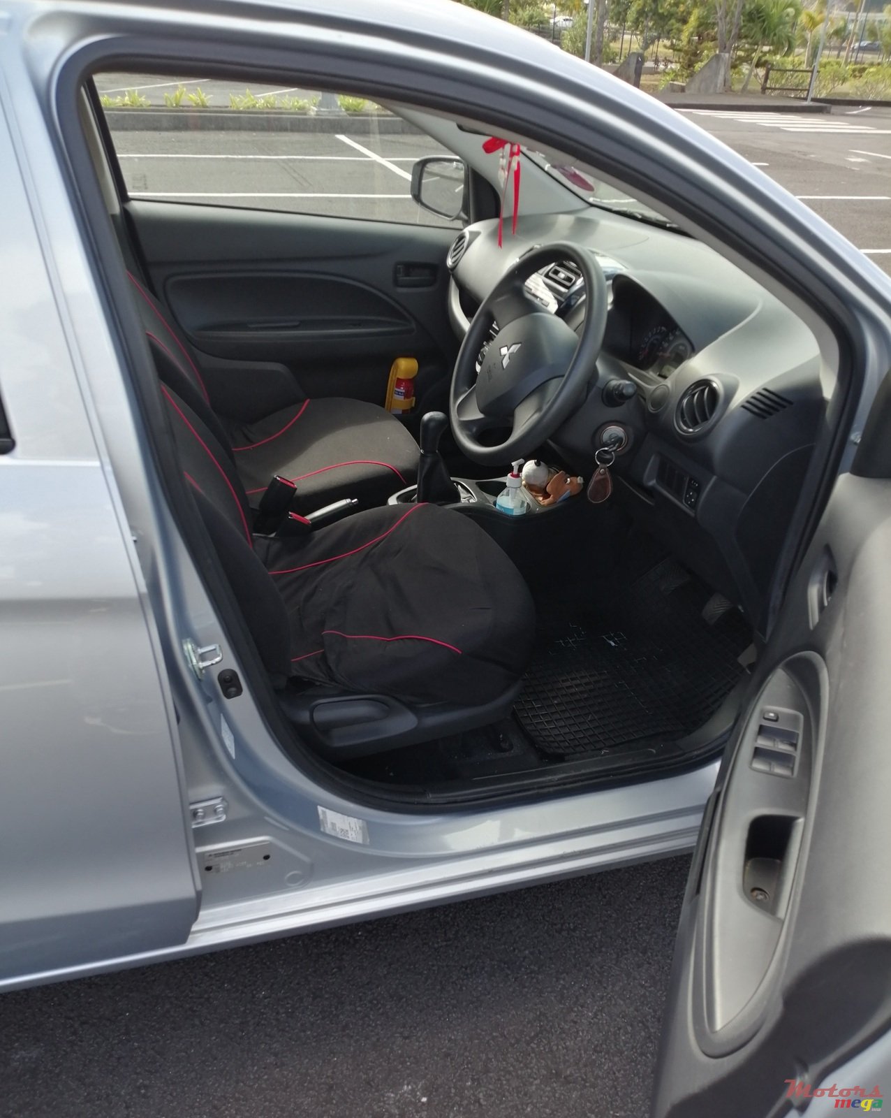 2014' Mitsubishi Attrage GLX SALOON photo #5