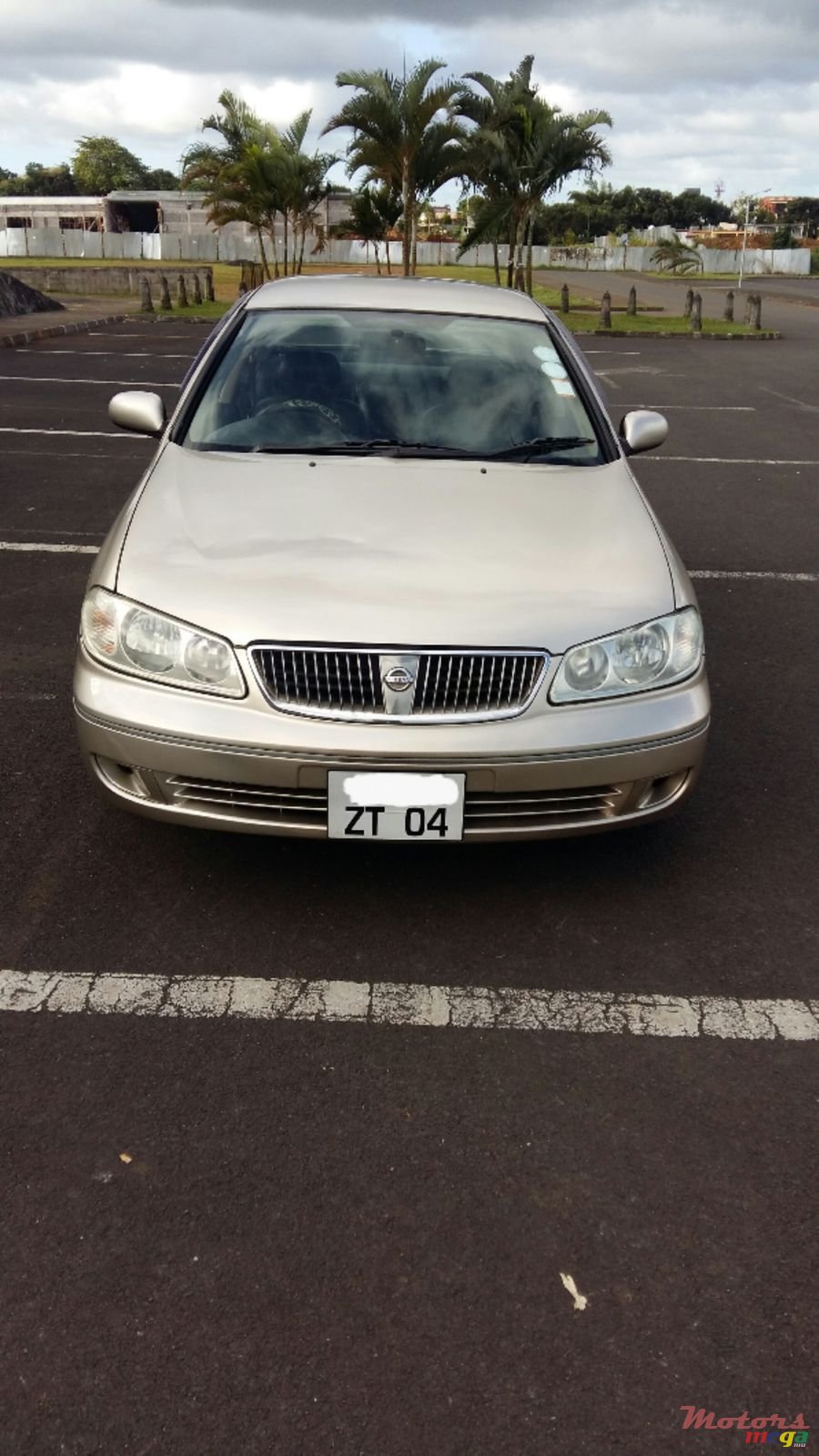 2004' Nissan Sunny photo #1