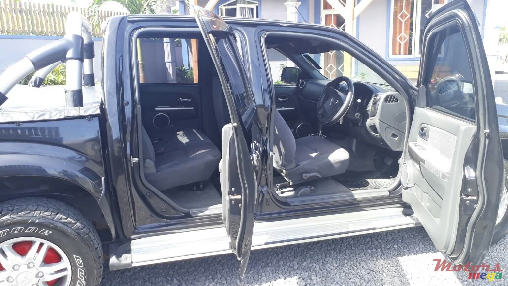 2010' Isuzu D-Max 4x4 Automatic photo #3