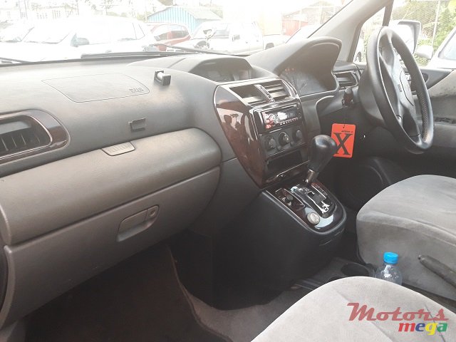 2002' Mitsubishi Chariot Wagon photo #7