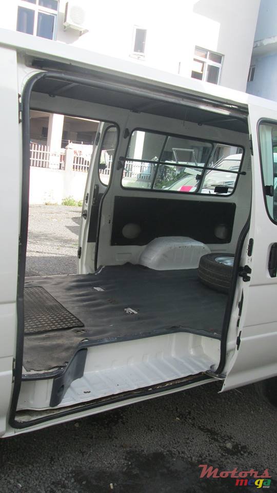1999' Toyota Hiace photo #6