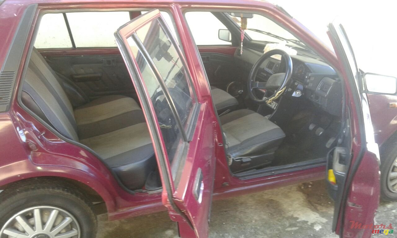 1988' Toyota Starlet photo #3