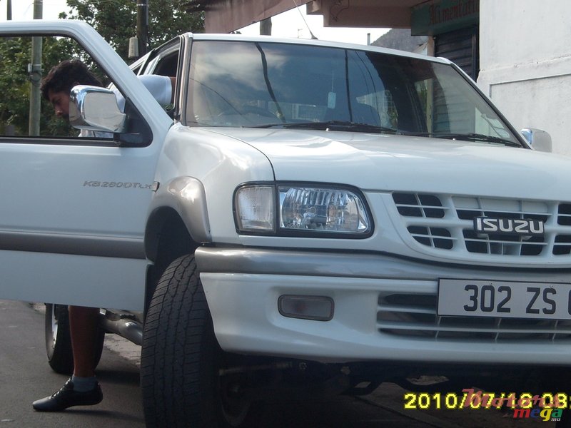 2001' Isuzu KB Series photo #1